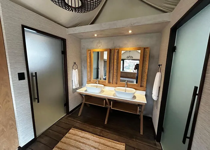 Addo Elephant Safari Lodge - Bellevue Forest Reserve